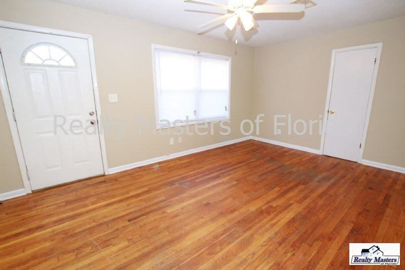 604 N J St - Photo 2 of 14