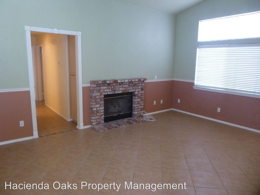 375 Skylark Ln - Photo 3 of 14