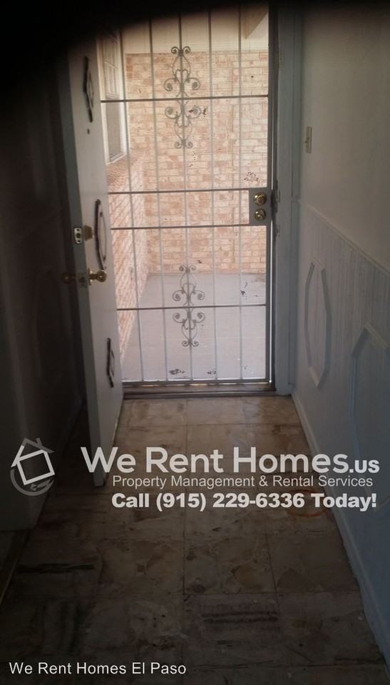 10200 Lakeview Dr - Photo 2 of 7