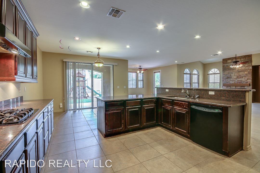 22422 N 37th Terrace - Photo 3 of 24