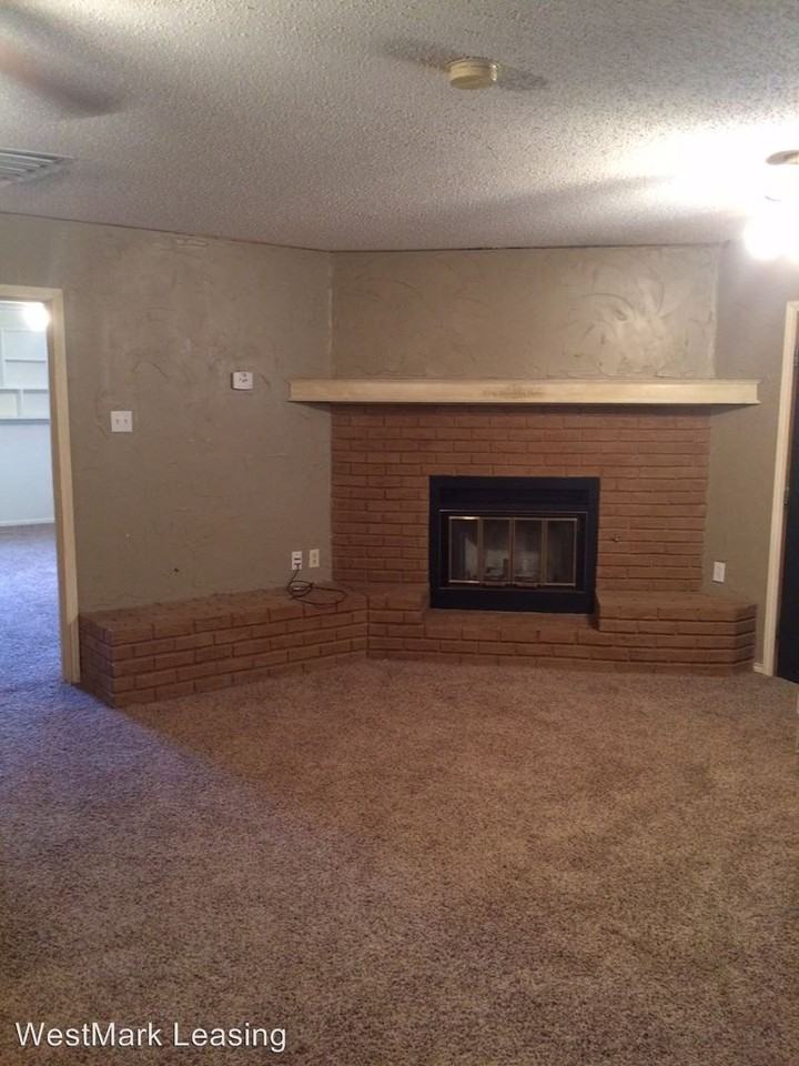 5517 16th Pl - Photo 3 of 12