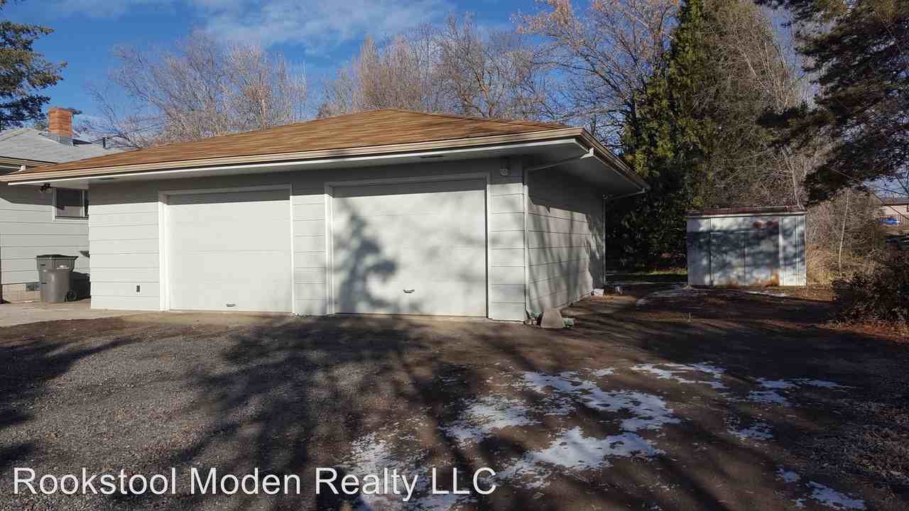 2742 5th St - Photo 3 of 19