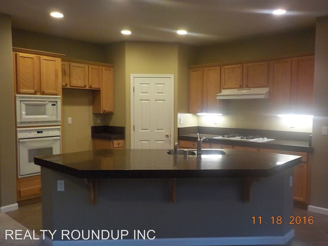 1176 Burwick Ln - Photo 2 of 8