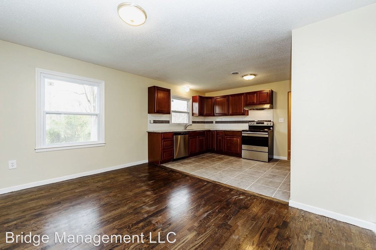 7104 NW Kerns Dr - Photo 3 of 7