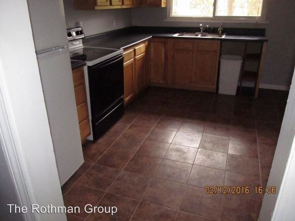 1560 Vancouver Dr - Photo 3 of 22