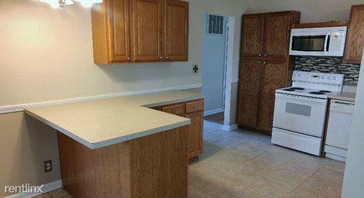 2508 Hermitage Way - Photo 3 of 9