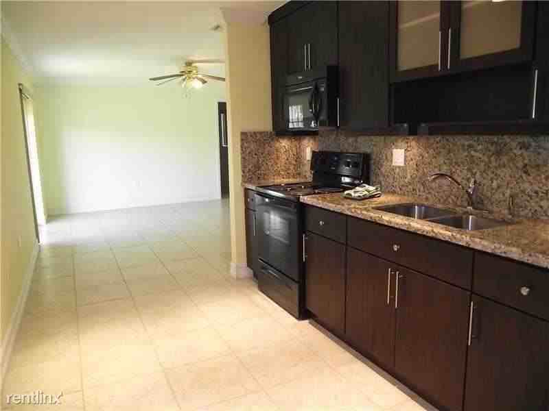 7853 NW 170th Terrace - Photo 3 of 8