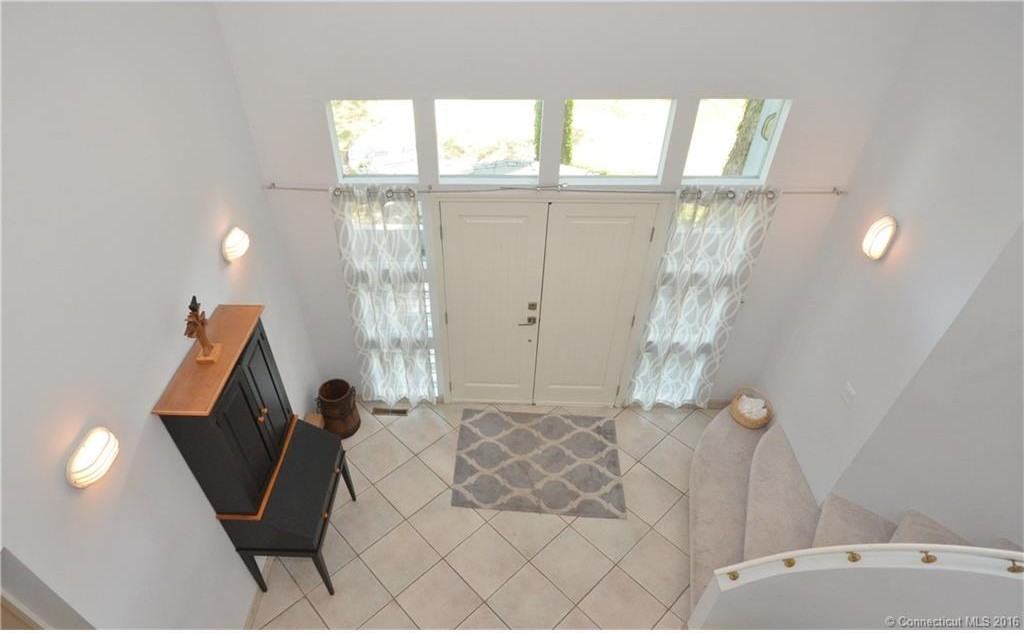 105 Meadow St - Photo 2 of 40