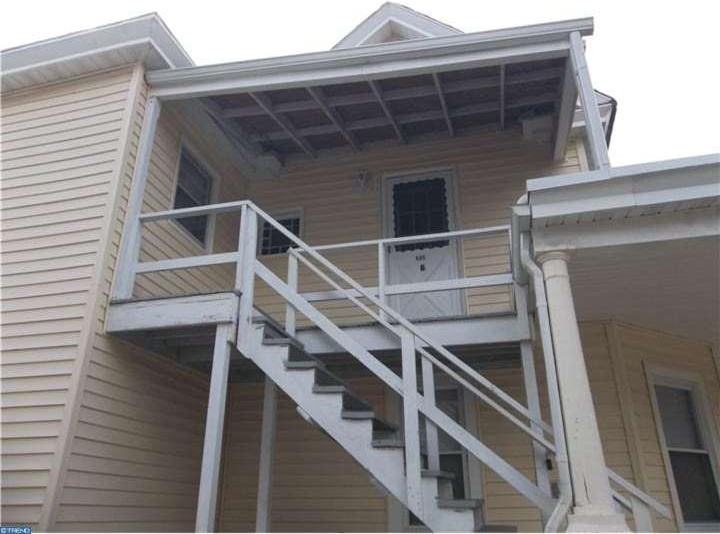 525 S Main St - Photo 2 of 9