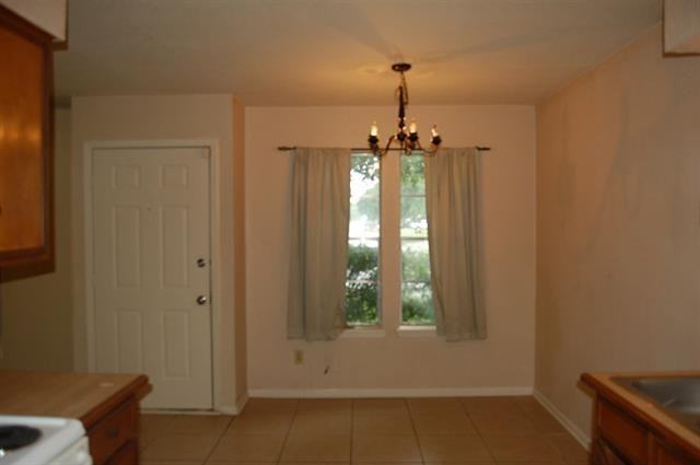 9204 Terry St - Photo 2 of 16