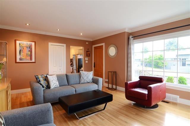 707 Sutherland Ave - Photo 3 of 19