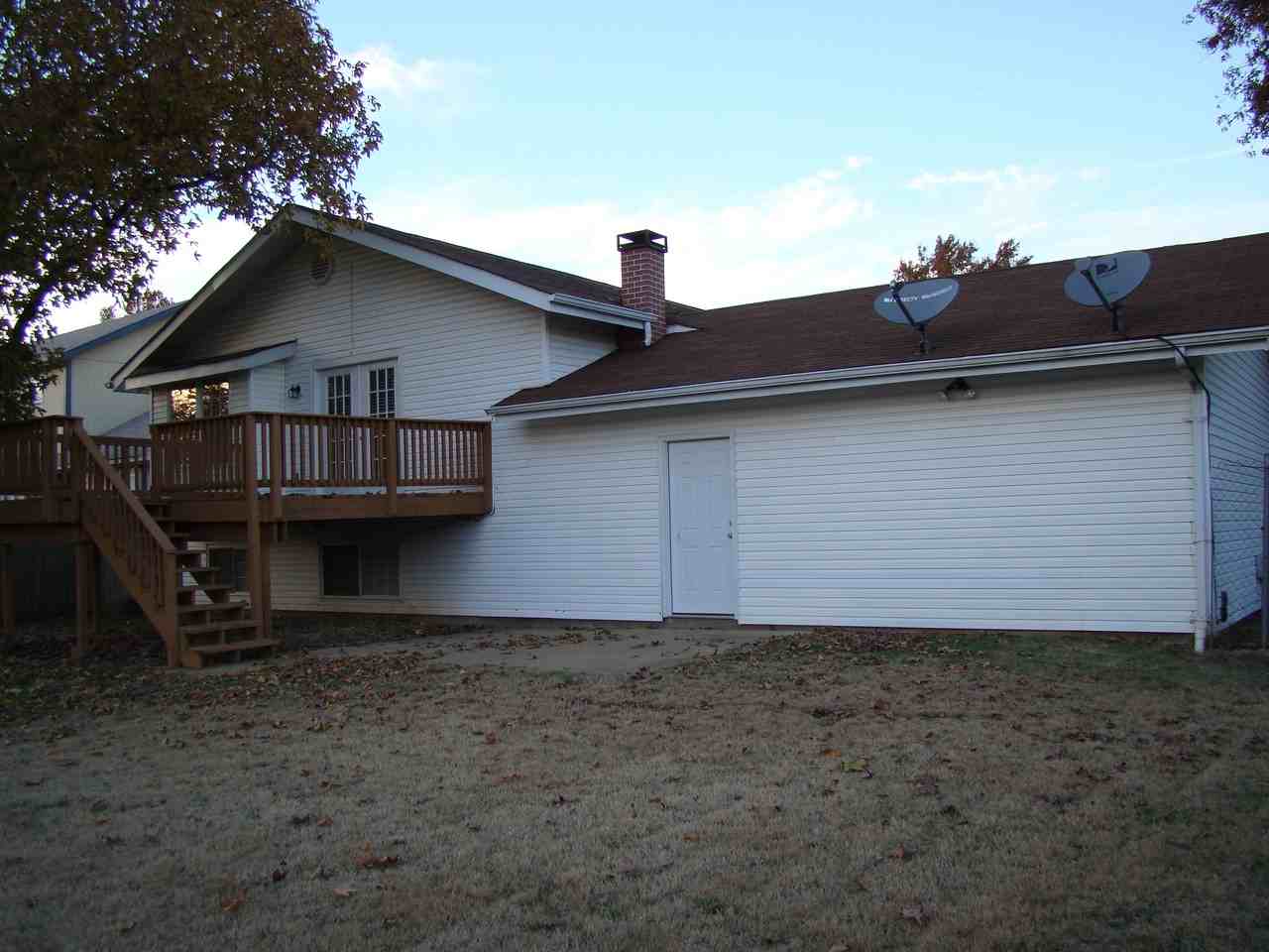3036 Brentmoor Dr - Photo 3 of 24