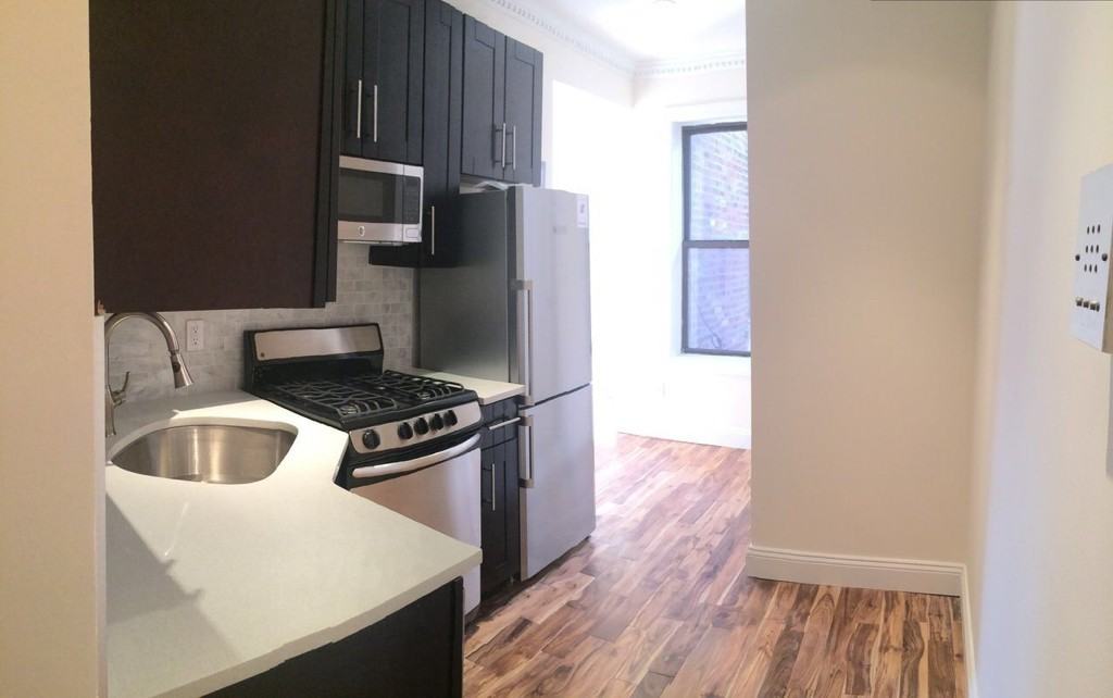 102 Christopher Street - Photo 3 of 4