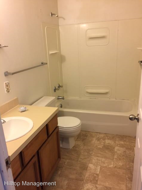 1018 Hillside Ave - Photo 3 of 5