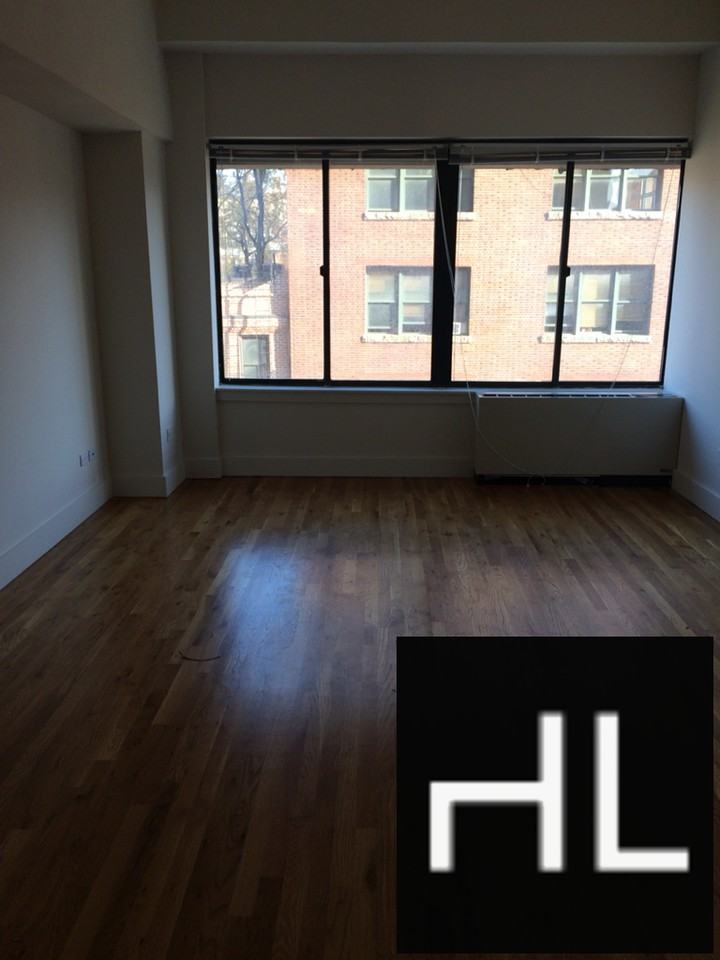 95 Horatio Street - Photo 2 of 4