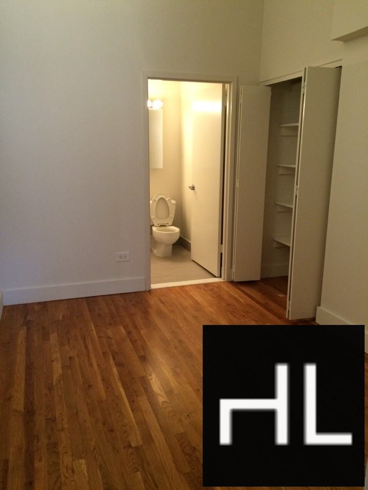 95 Horatio Street - Photo 3 of 4