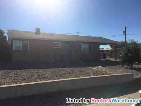 2122 N 2nd Ave - Photo 2 of 19