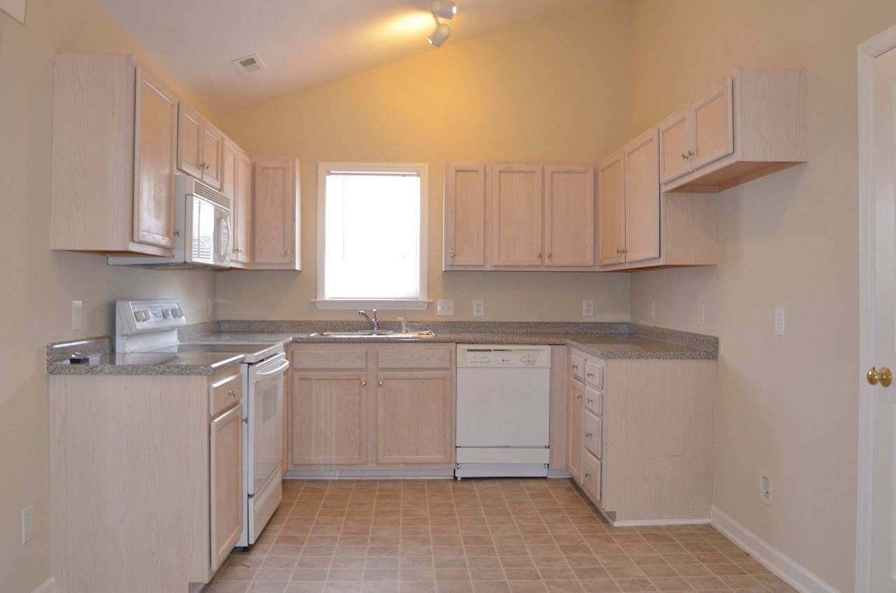 2412 Running Brook Dr - Photo 3 of 8