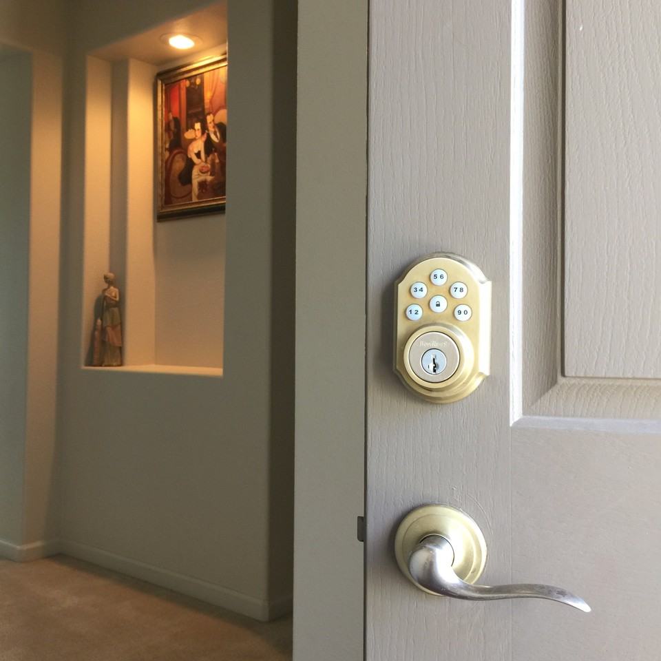 1495 Breezeway Ct - Photo 2 of 8