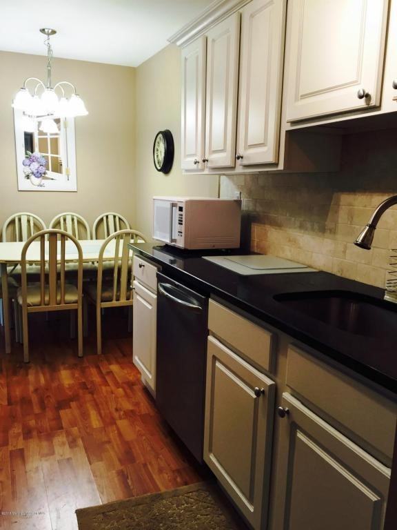 17 Pine Cluster Cir #D - Photo 3 of 11