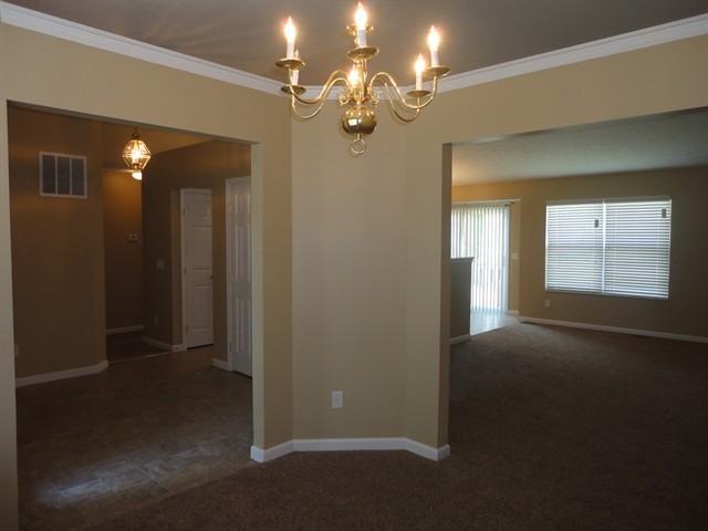 460 Georgia Dr - Photo 3 of 17