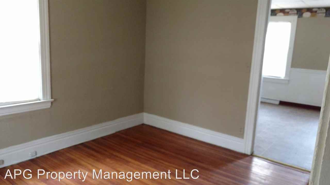 541 Remington St - Photo 3 of 10