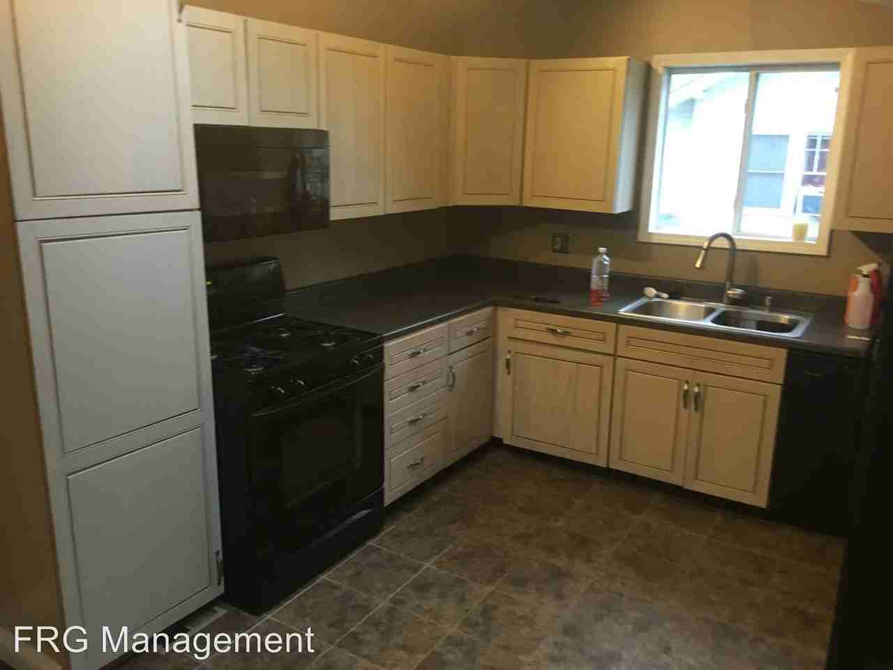 1836 N 15th St - Photo 3 of 7