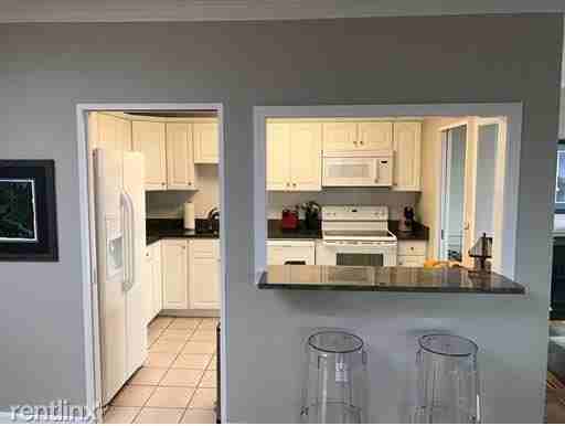 1501 Beacon St - Photo 2 of 11