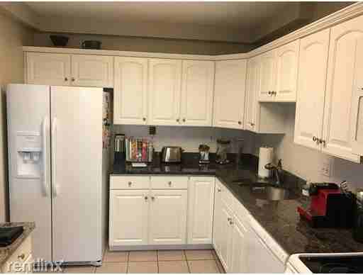 1501 Beacon St - Photo 3 of 11