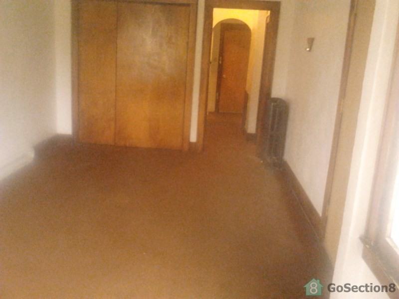 2326 Putnam St - Photo 2 of 3