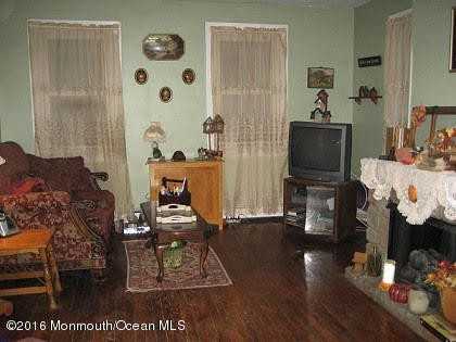 10 Main St - Photo 2 of 7