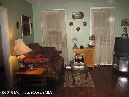 10 Main St - Photo 3 of 7