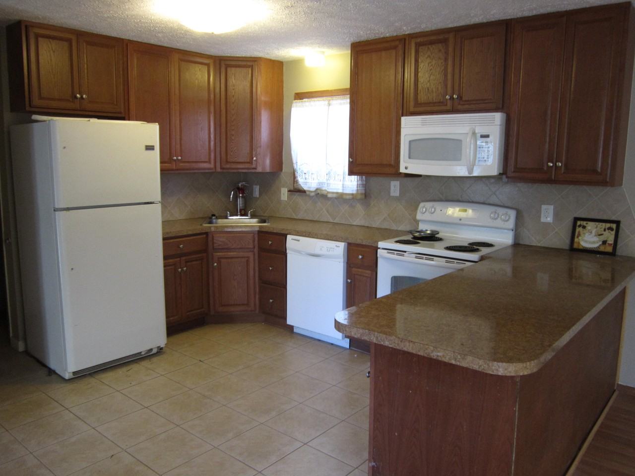 8473 Bumble Bee Way - Photo 3 of 10