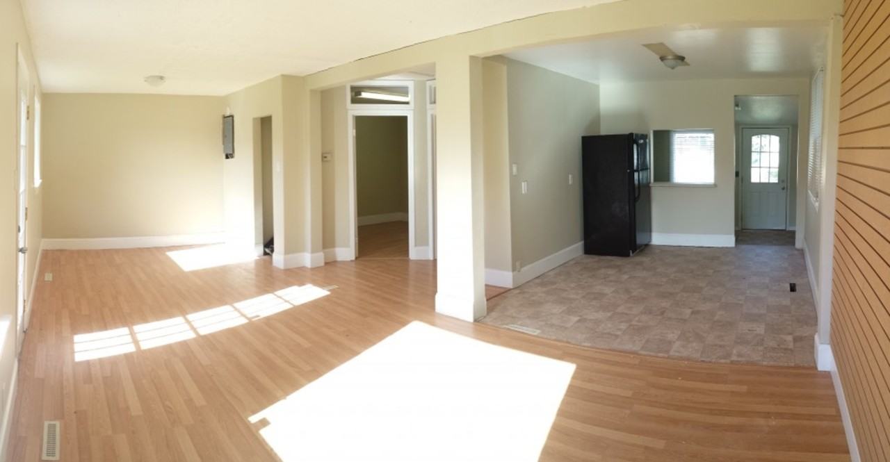 471 Winnipeg Ave - Photo 2 of 23