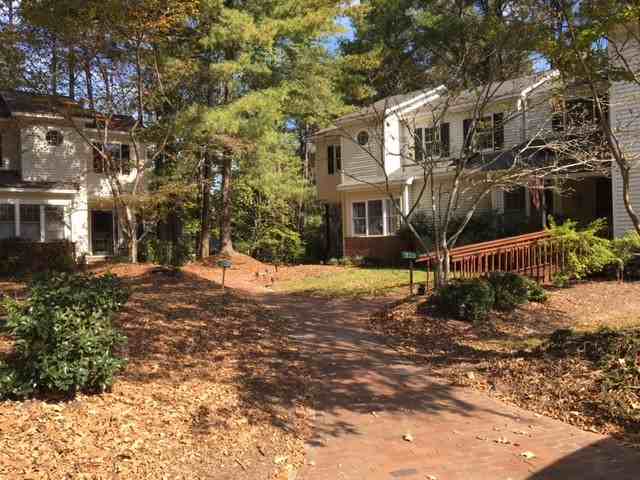 324 Sycamore Close - Photo 2 of 11