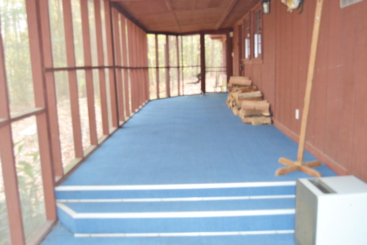 350 Skyline Way - Photo 2 of 18