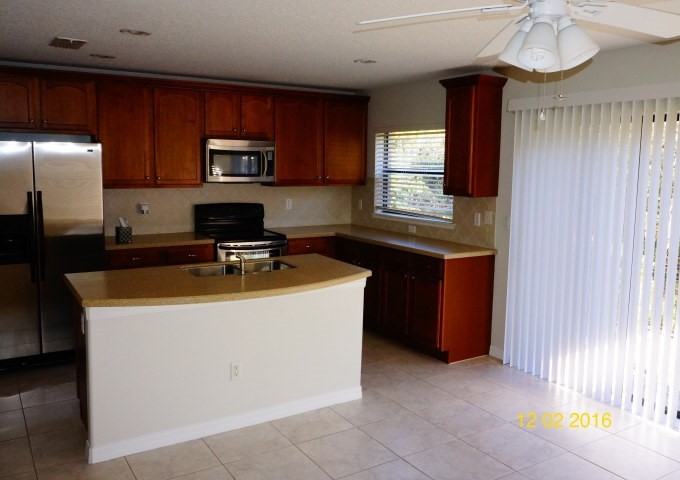 5210 Windsor Lake Cir - Photo 2 of 14