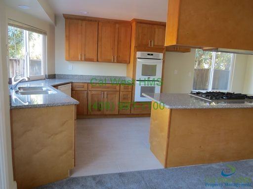 2742 Middleborough Cir - Photo 2 of 9