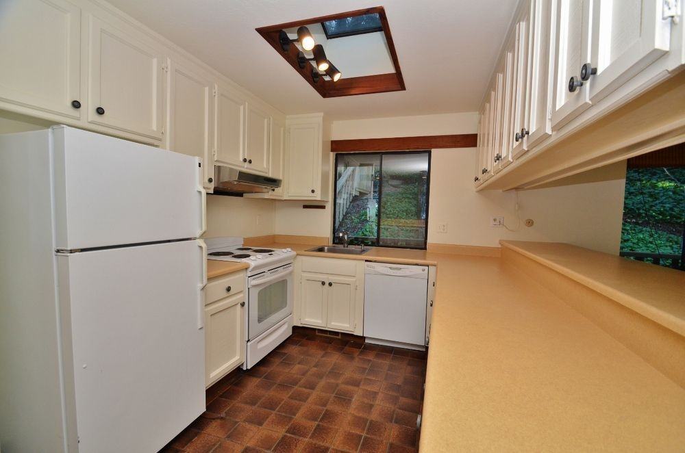 70 Hazel Ave - Photo 3 of 23