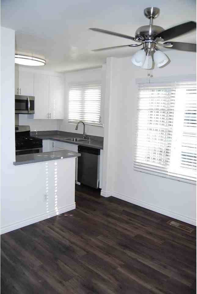 1910 Robinson - Photo 3 of 19