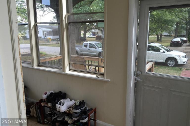 1414 Valentine Ave - Photo 3 of 13