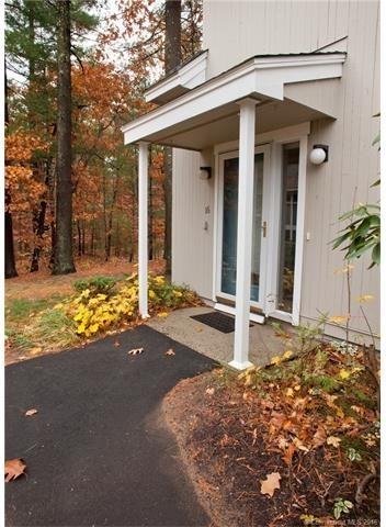 16 Pepperidge Ct #16 - Photo 2 of 32