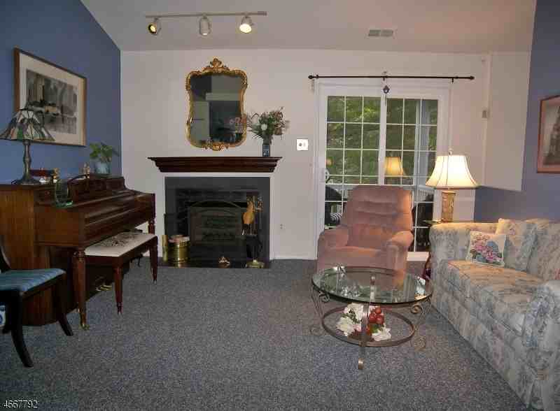 114 Harvest Ln - Photo 3 of 24