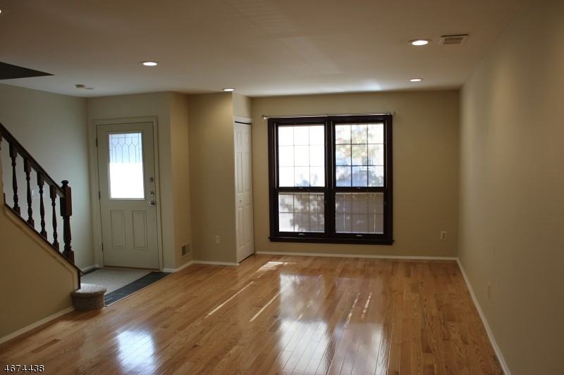 112 Grantham Dr #112 - Photo 2 of 19