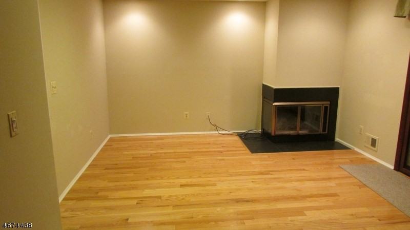 112 Grantham Dr #112 - Photo 3 of 19