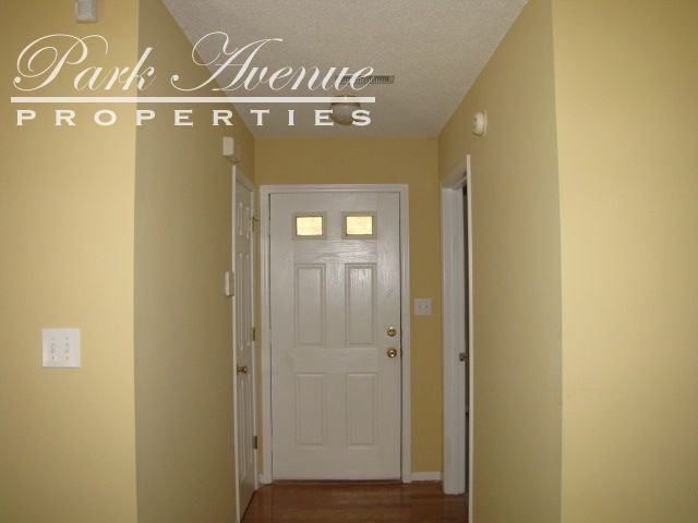 3385 Hunting Wood Ct - Photo 2 of 12