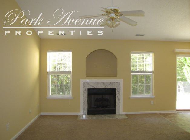 3385 Hunting Wood Ct - Photo 3 of 12