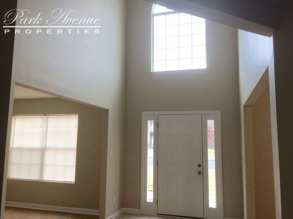 3547 Oakshire Way SE - Photo 2 of 19