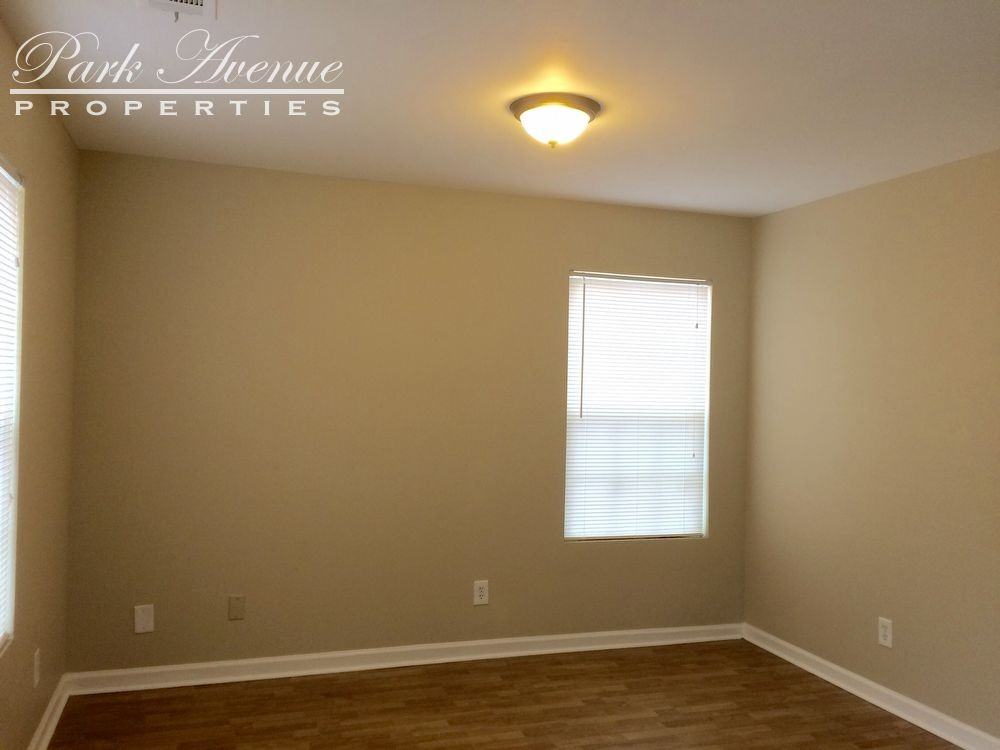 3547 Oakshire Way SE - Photo 3 of 19