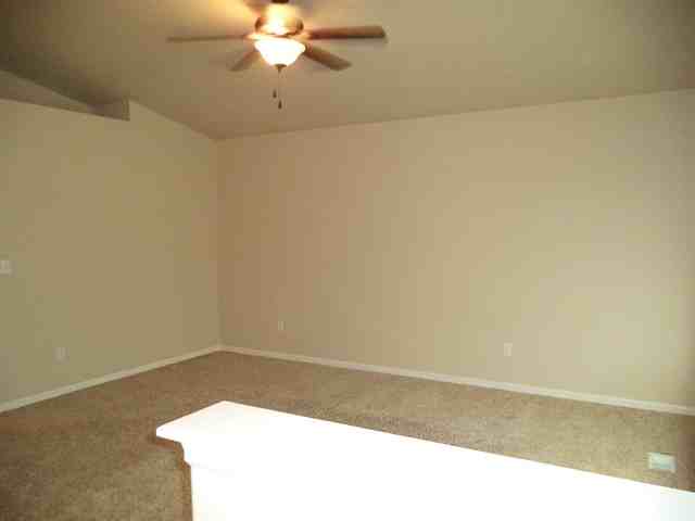 490 S Whitehorse Ave - Photo 2 of 14